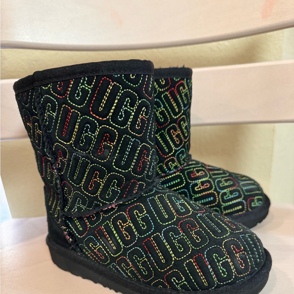 Ugg shoes, black, size 11